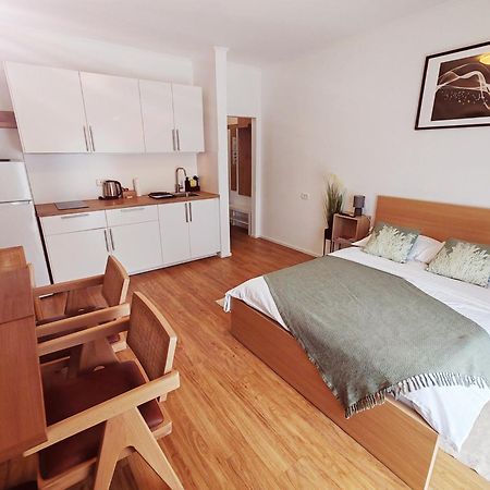 Lucky Center Ljubljana Apartment ภายนอก รูปภาพ