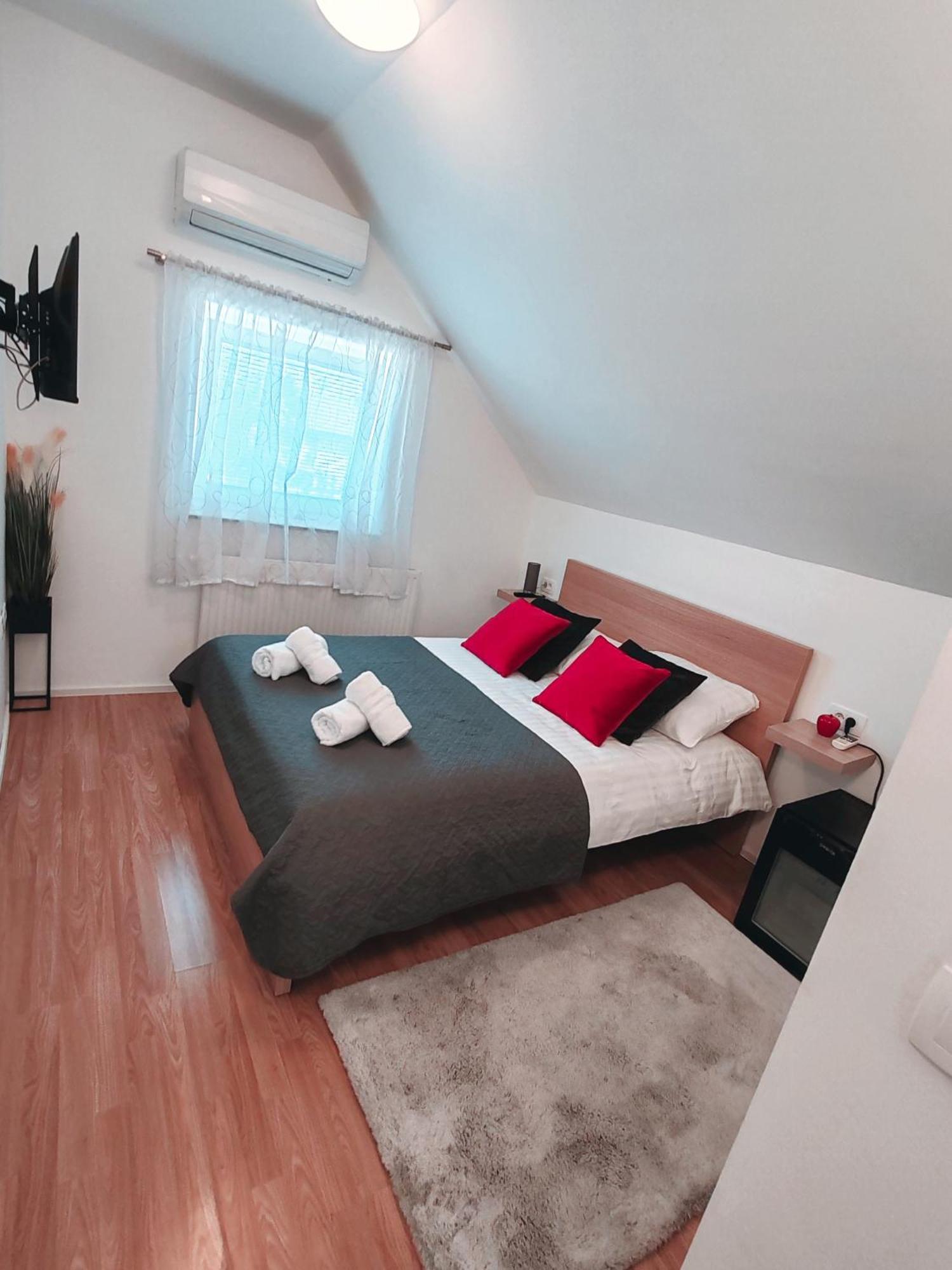 Lucky Center Ljubljana Apartment ภายนอก รูปภาพ