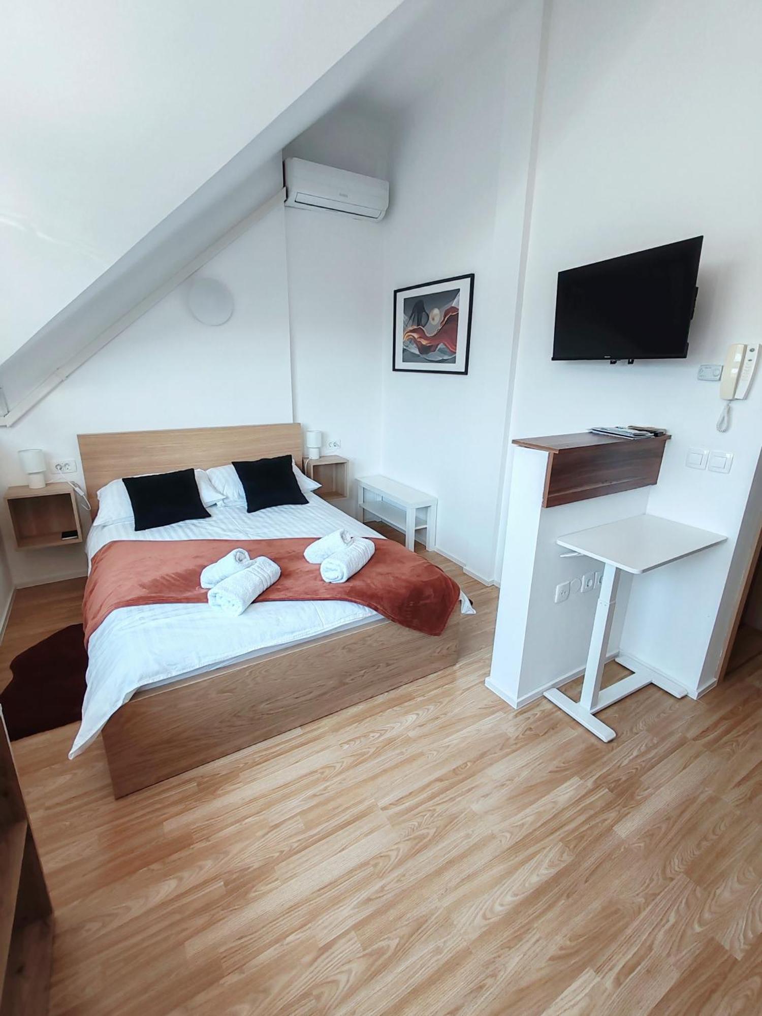 Lucky Center Ljubljana Apartment ภายนอก รูปภาพ