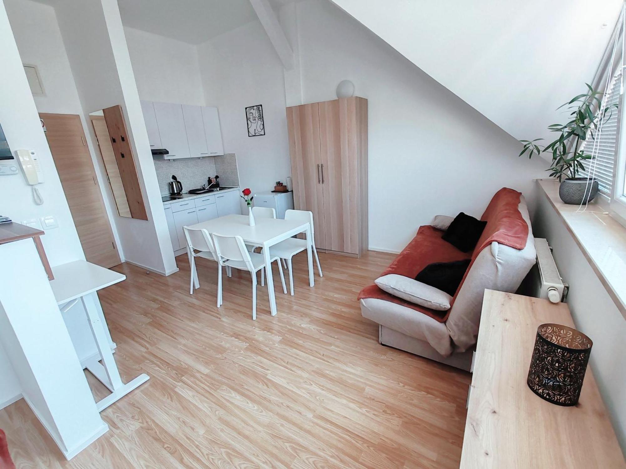 Lucky Center Ljubljana Apartment ภายนอก รูปภาพ