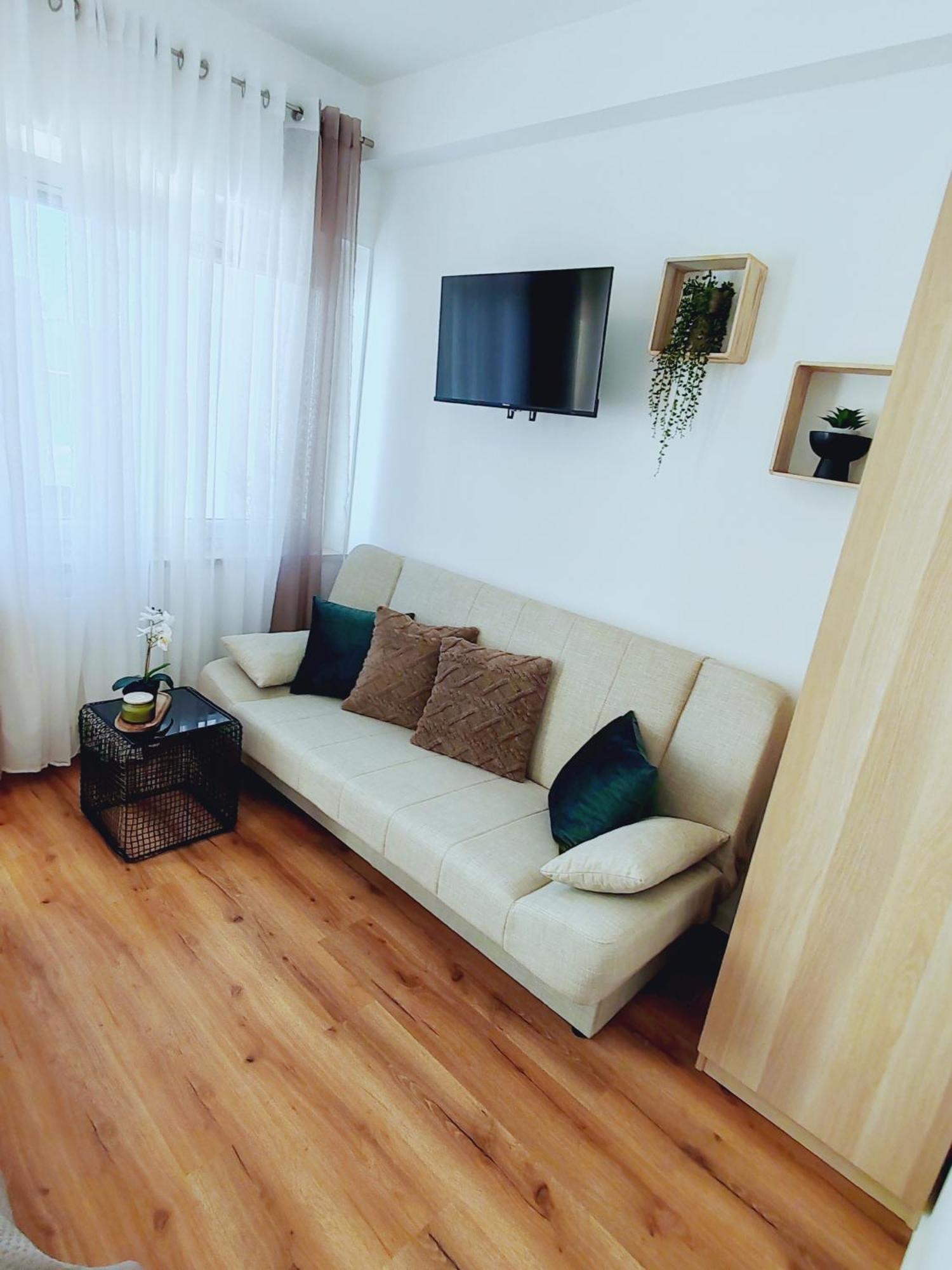 Lucky Center Ljubljana Apartment ภายนอก รูปภาพ