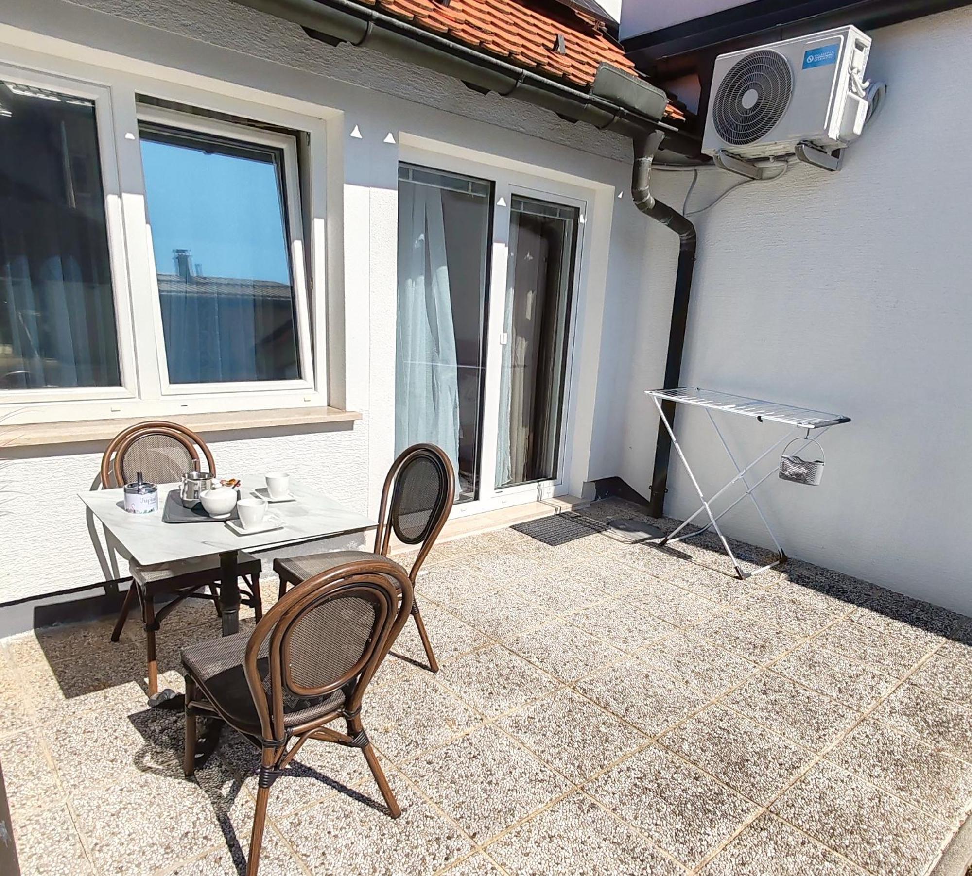 Lucky Center Ljubljana Apartment ภายนอก รูปภาพ