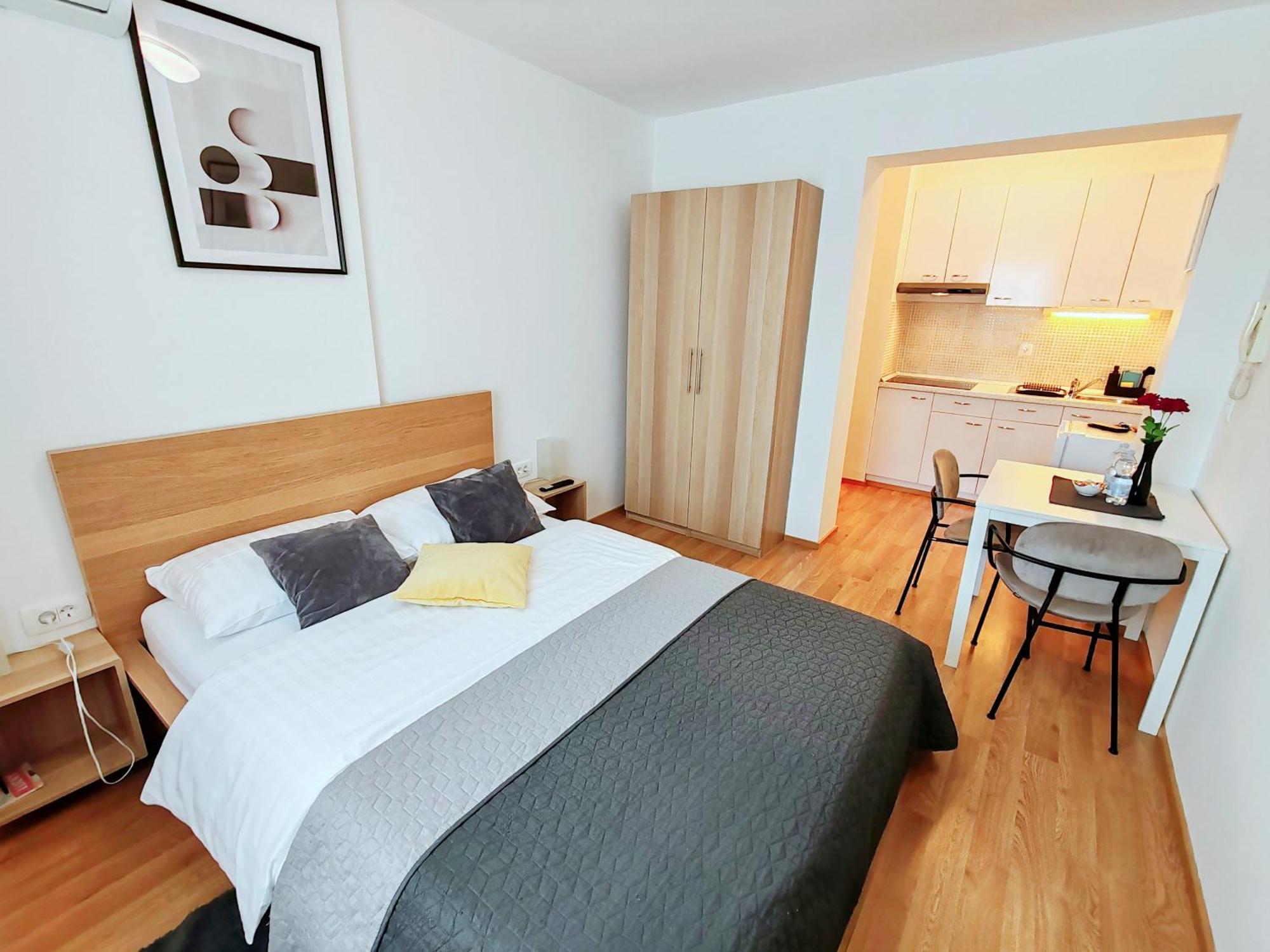 Lucky Center Ljubljana Apartment ภายนอก รูปภาพ